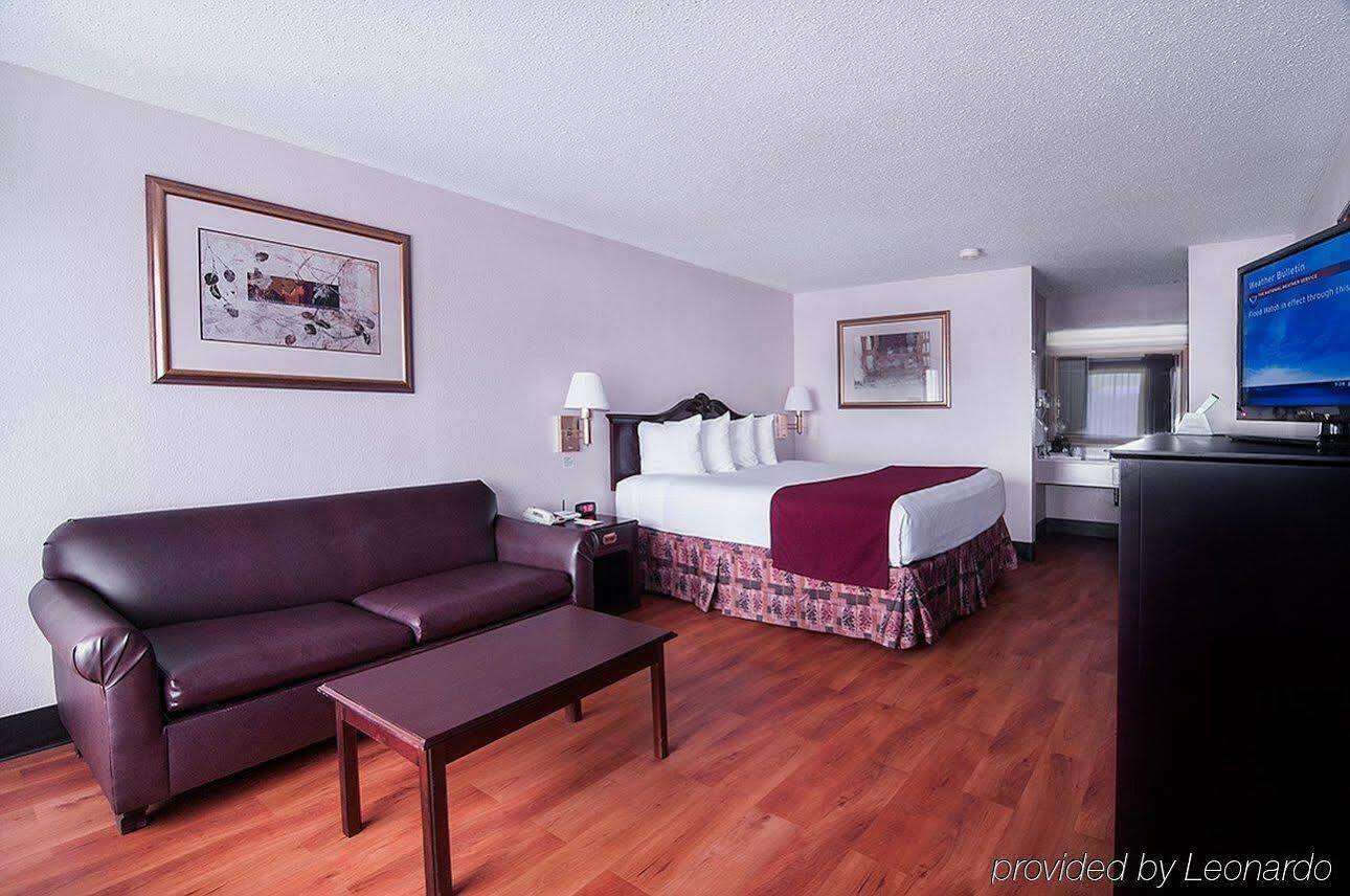 Best Western Greenville Airport Room photo